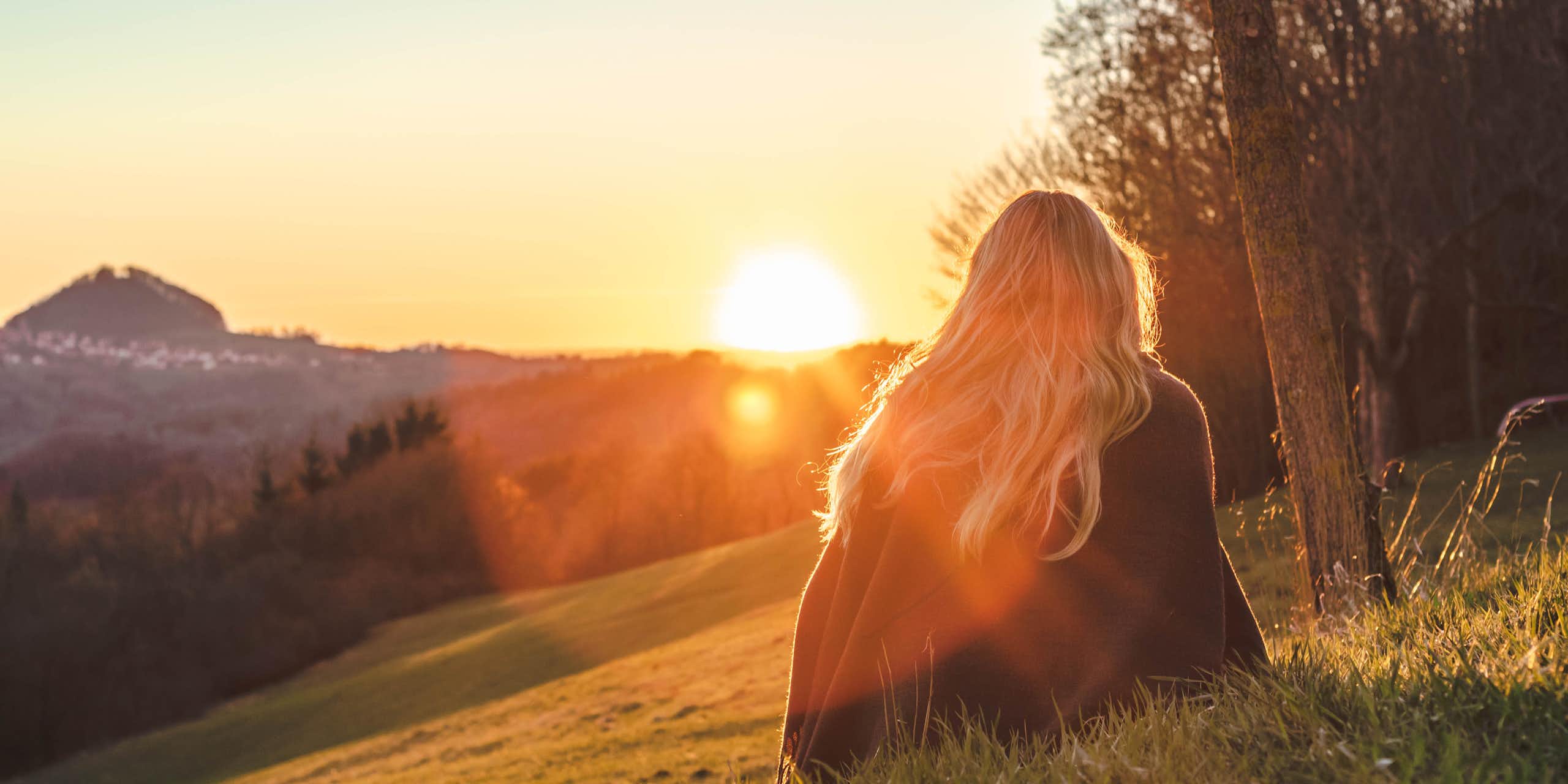 Comment bien choisir ses vêtements (et son parasol) pour se protéger du soleil