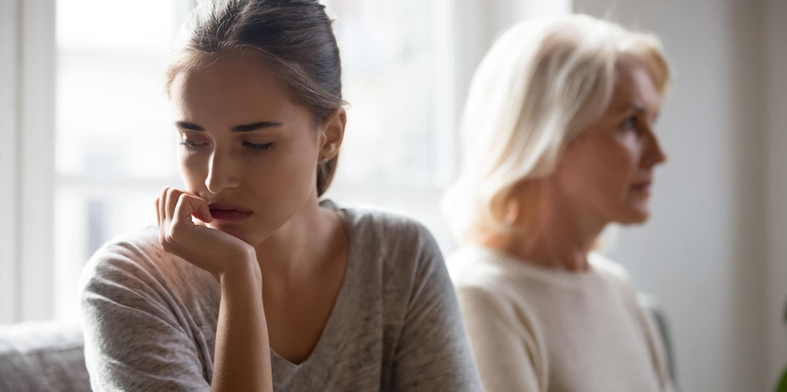 Pourquoi s'éloigne-t-on de sa famille ? Une spécialiste des relations humaines décrit le problème