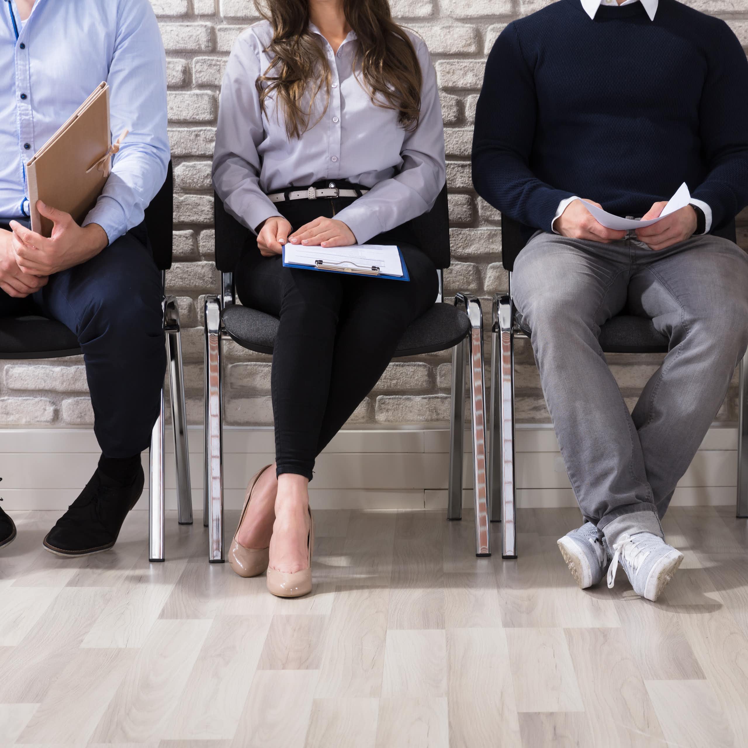 ¿Cuáles son los factores que influyen para encontrar empleo al terminar la universidad?