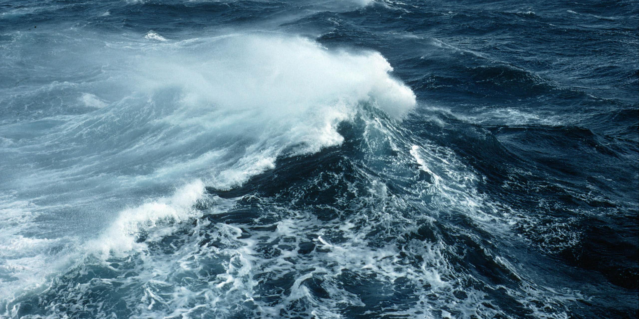 Waves in Southern Ocean