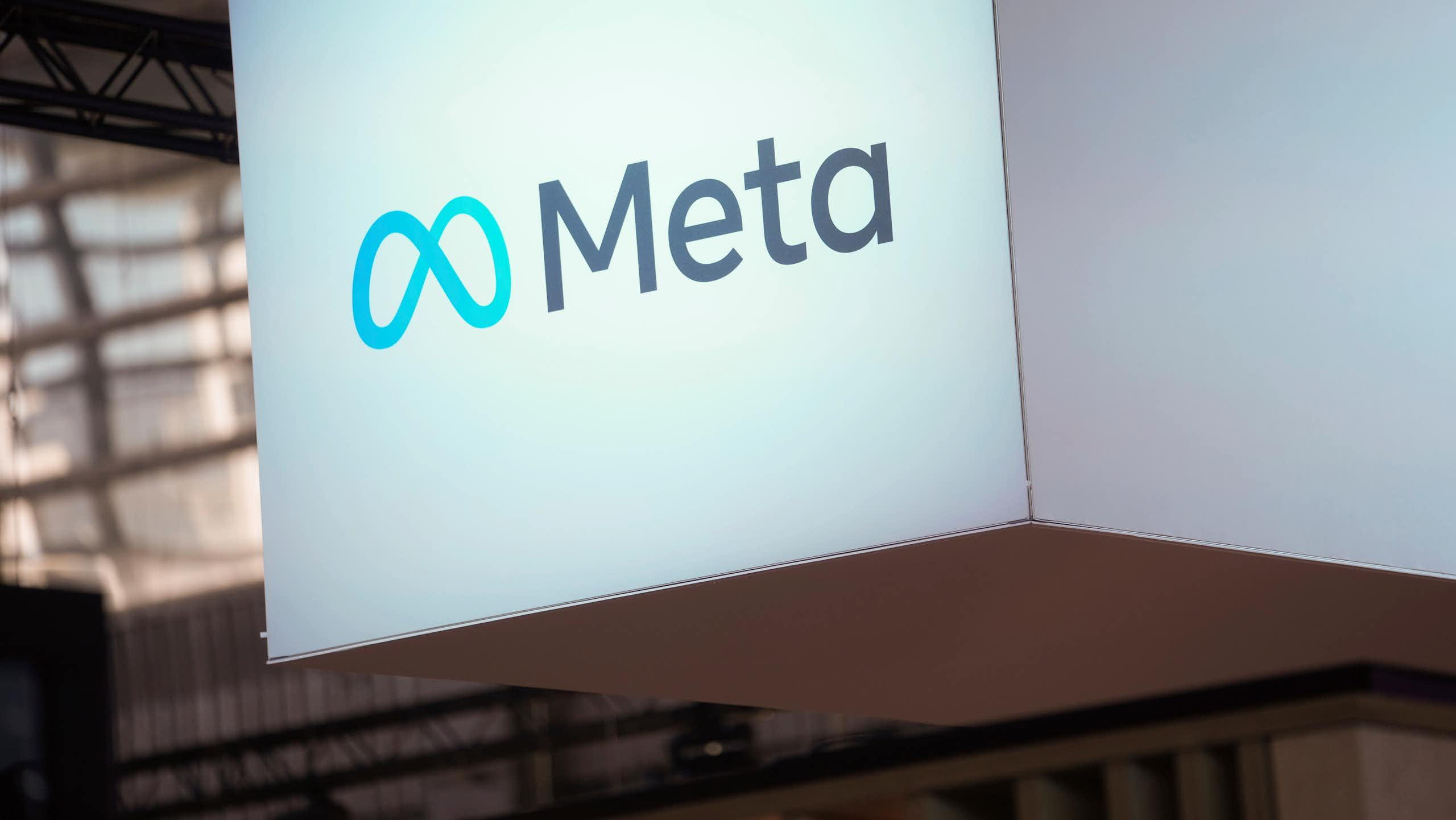 White box containing Meta logo