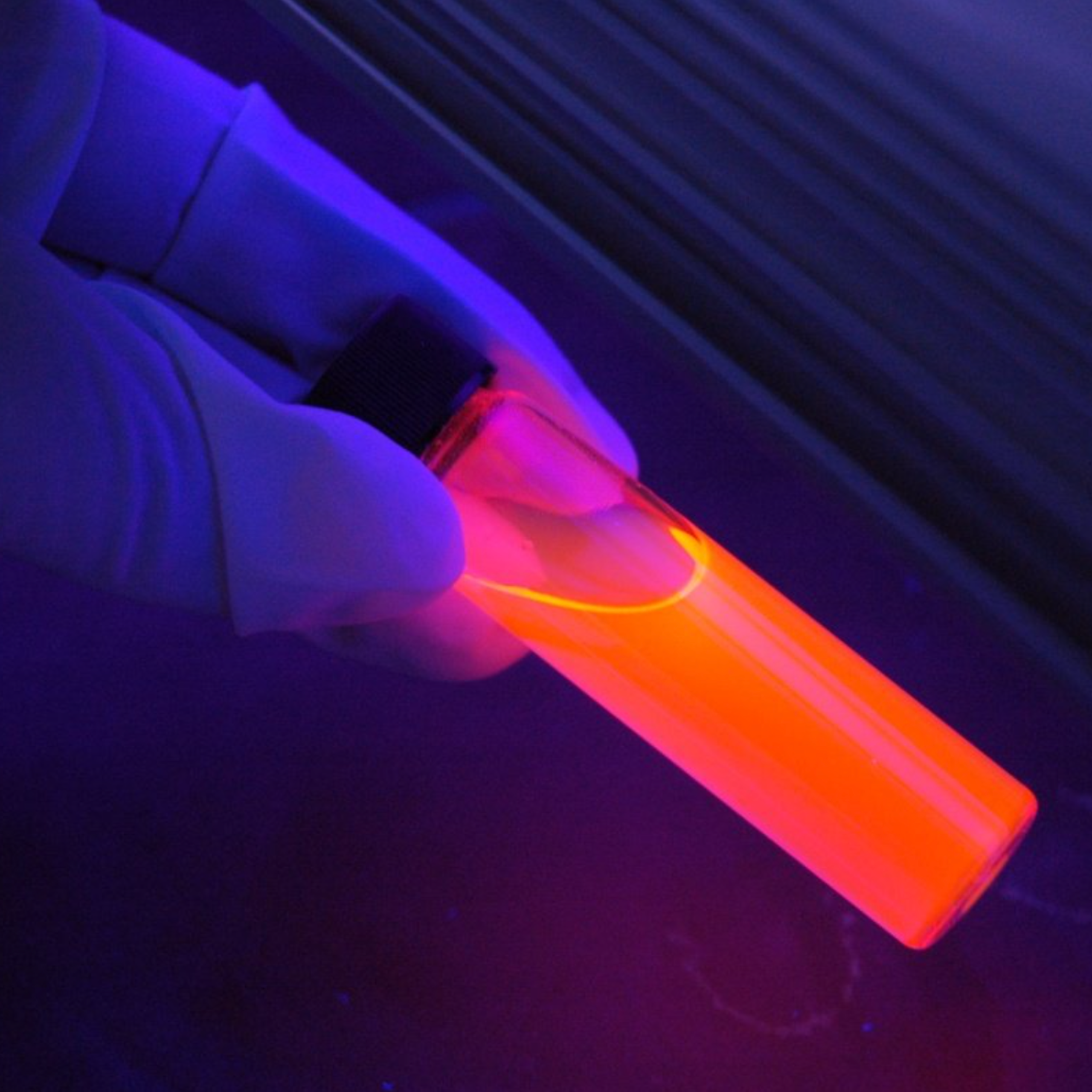 A química da transição energética: saiba como moléculas orgânicas conjugadas transformam luz em eletricidade
